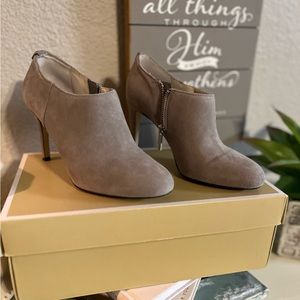 🍀 Michael Kors Sammy Ankle Boot Pearl Grey